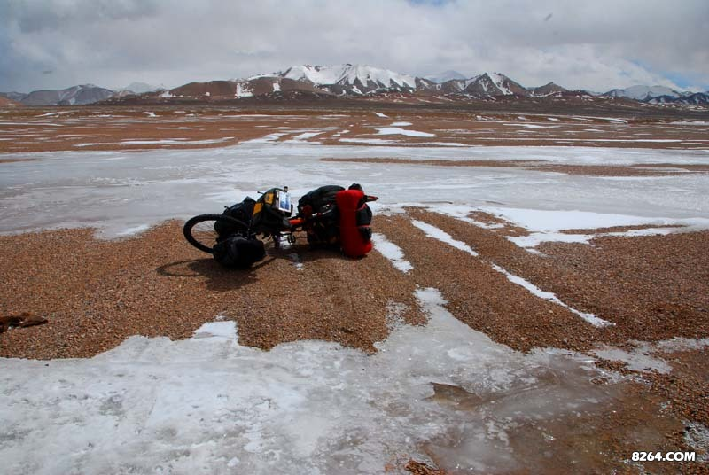 途中的溪流，冰层触底