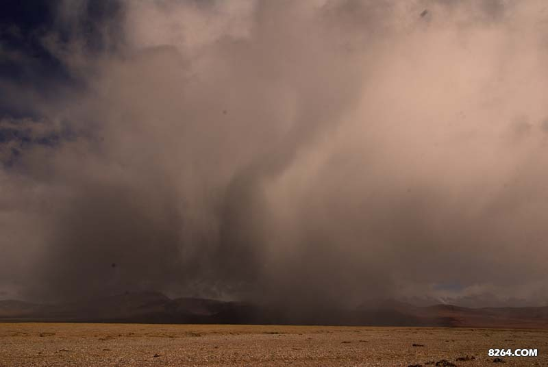 伏地风暴团，扫过时天昏地暗